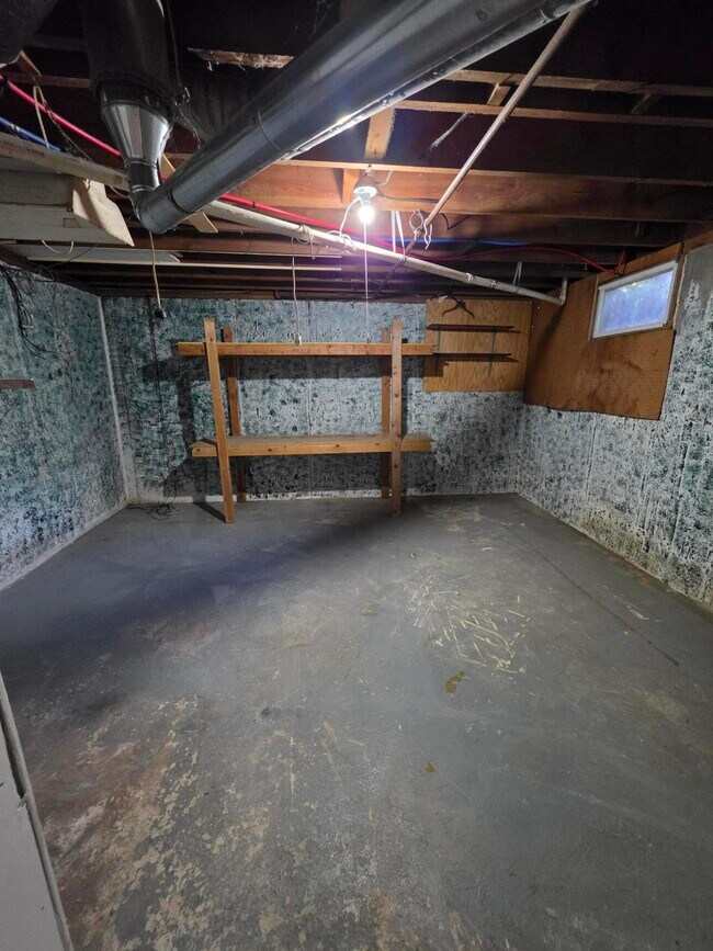 Building Photo - 1685 N Forbes Rd
