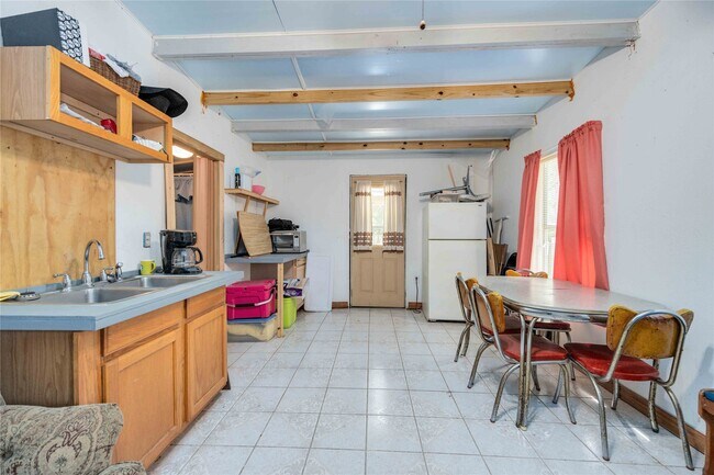 Building Photo - 20314 Great Lake St