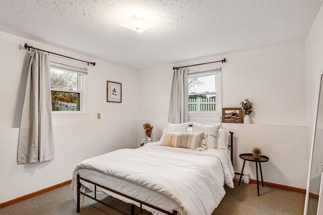 Building Photo - 13 James Ave