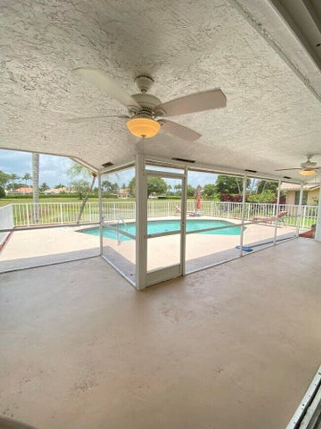 Building Photo - 4593 Bucida Rd