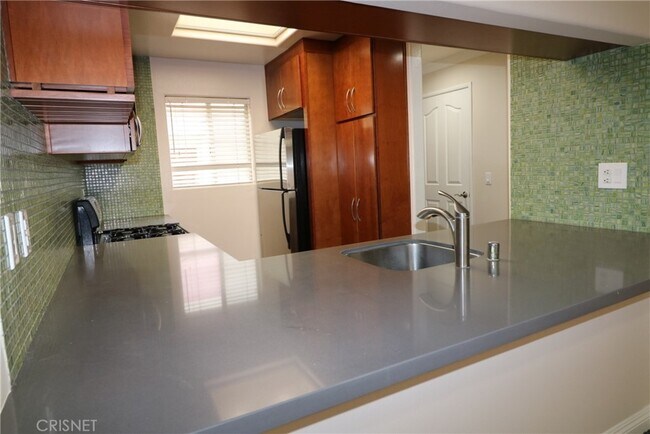 Building Photo - 14631 Dickens St