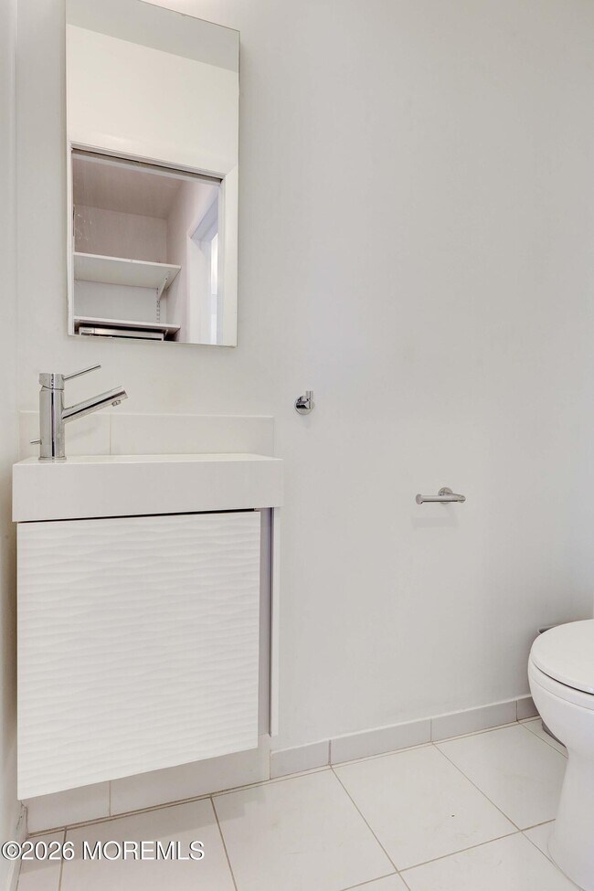 Building Photo - 29 Degraw Ave