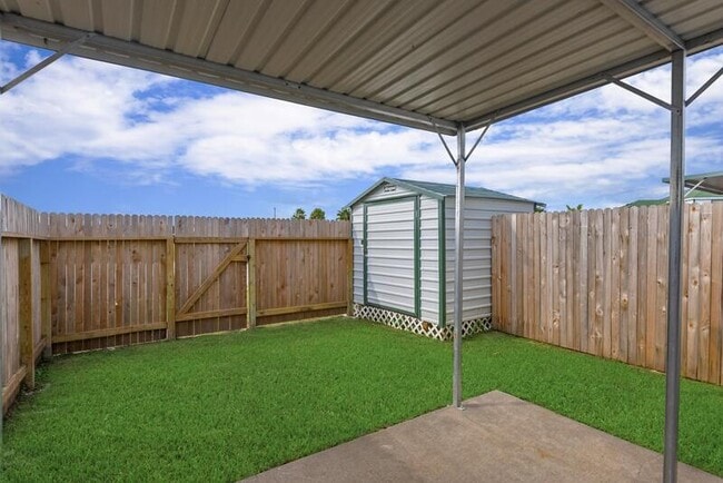 Building Photo - 5065 Akumal Calle