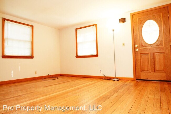 Building Photo - 3 br, 1 bath House - 14 Lynn Circle