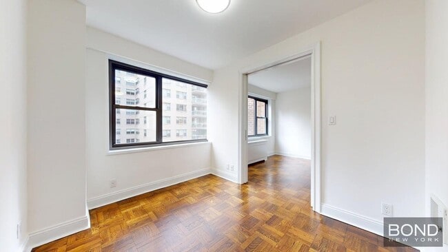 Building Photo - 405 E 56th St