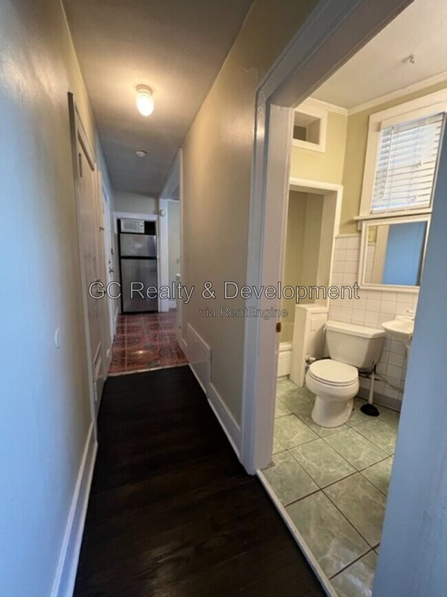 Building Photo - 534 Crescent Blvd