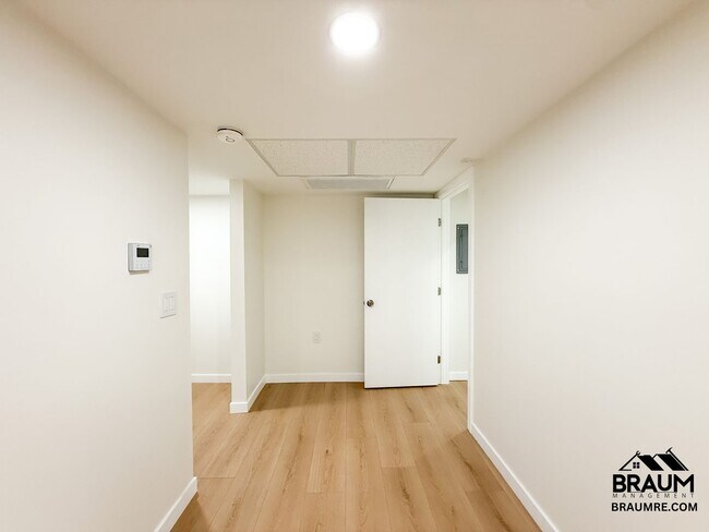 Building Photo - 15634 Leadwell St