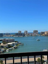 Building Photo - 400 Island Way