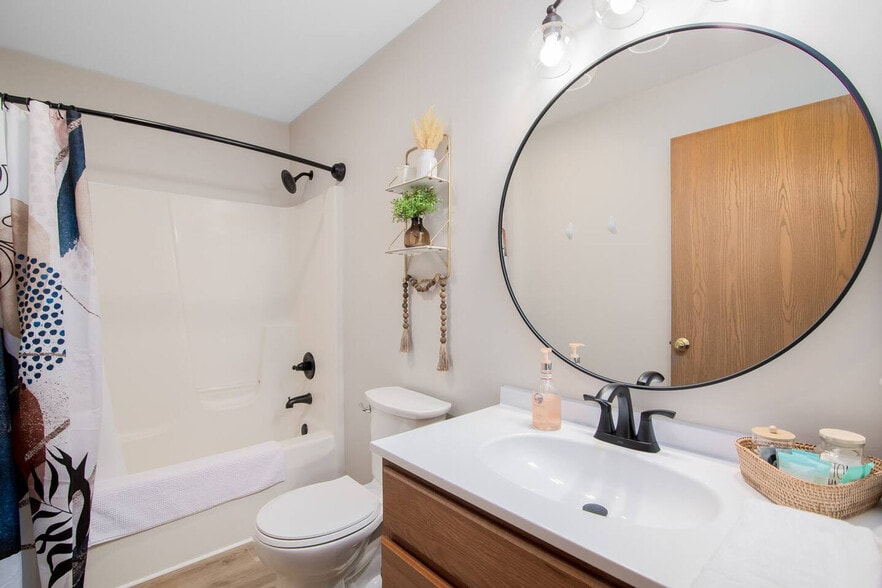 Building Photo - 10268 Cleveland Rd