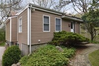 Building Photo - 390 Pendar Rd