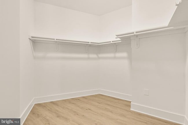 Building Photo - 1700 Kalorama Rd NW