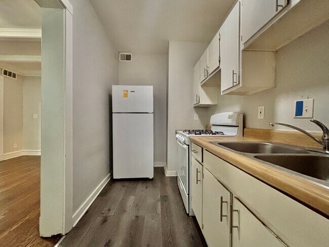 Building Photo - Shelby