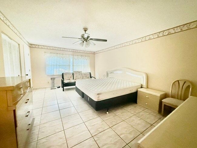 Building Photo - 1235 S Highland Ave