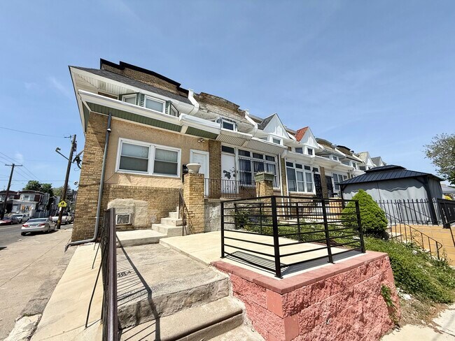 Building Photo - 5000 N 8th St