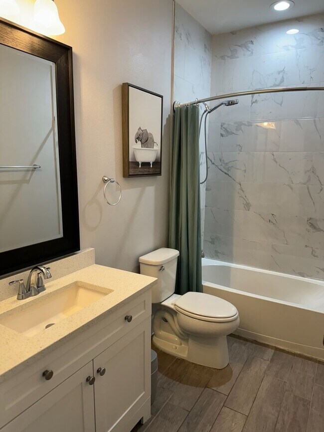 Building Photo - Charming 4BR House in Del Valle