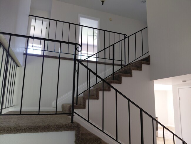 Building Photo - 5612 Galloping Way