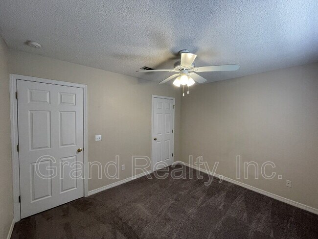 Building Photo - 10337 Wailuku Dr
