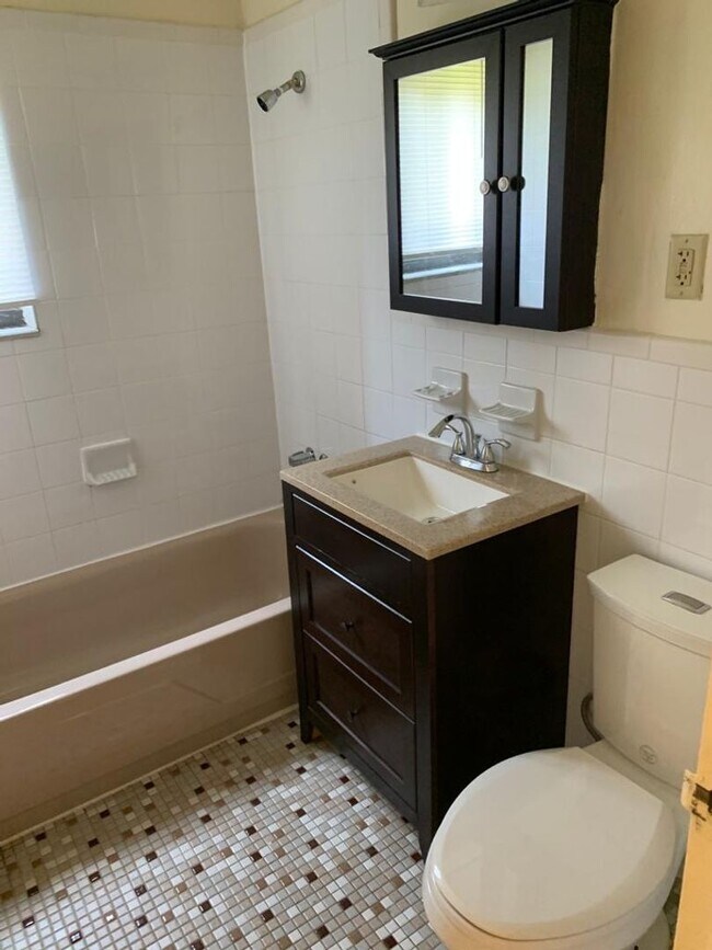 Interior Photo - Hampshire Court Apartments