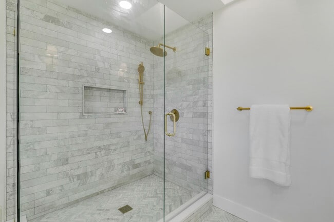 Building Photo - 13760 Sand Crane Dr