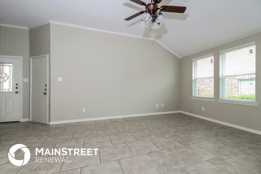 Building Photo - 1921 Morning Dove Dr