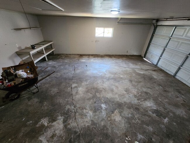 Building Photo - Spacious 3-Bedroom, 2-Bathroom Home COMING...