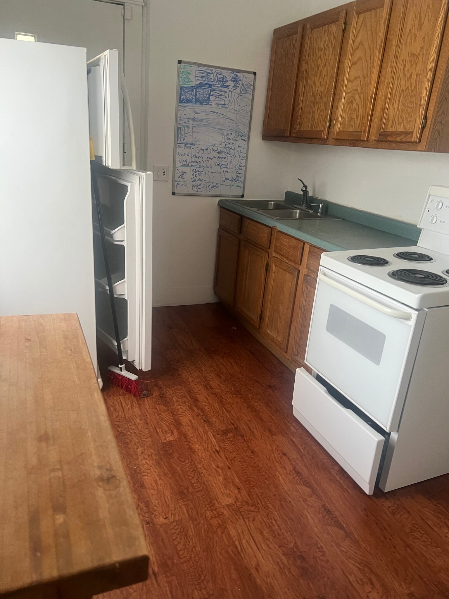 Building Photo - 611 19th St