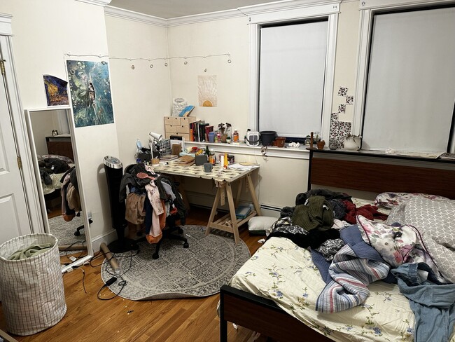 Building Photo - 27 Glenville Ave