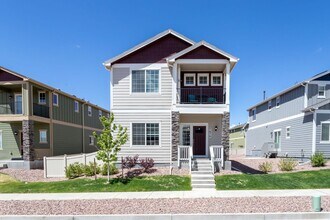 Building Photo - Spacious 3-Story Home with Master Retreat ...