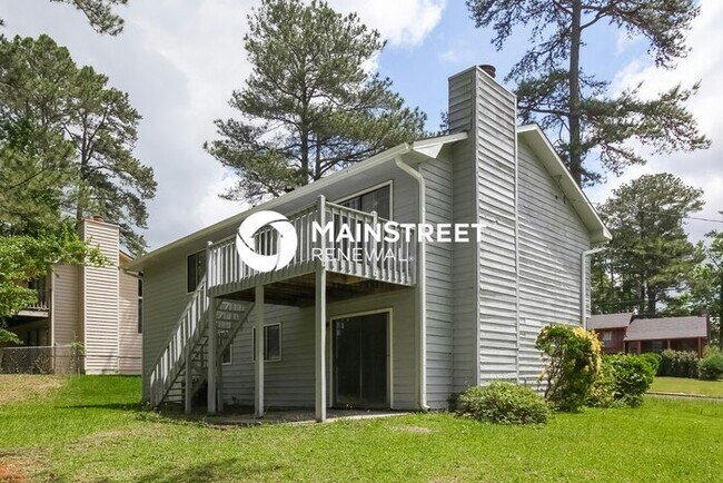 Building Photo - 5 Bedroom Pet-Friendly Home in Fairburn, GA with Main Street Renewal