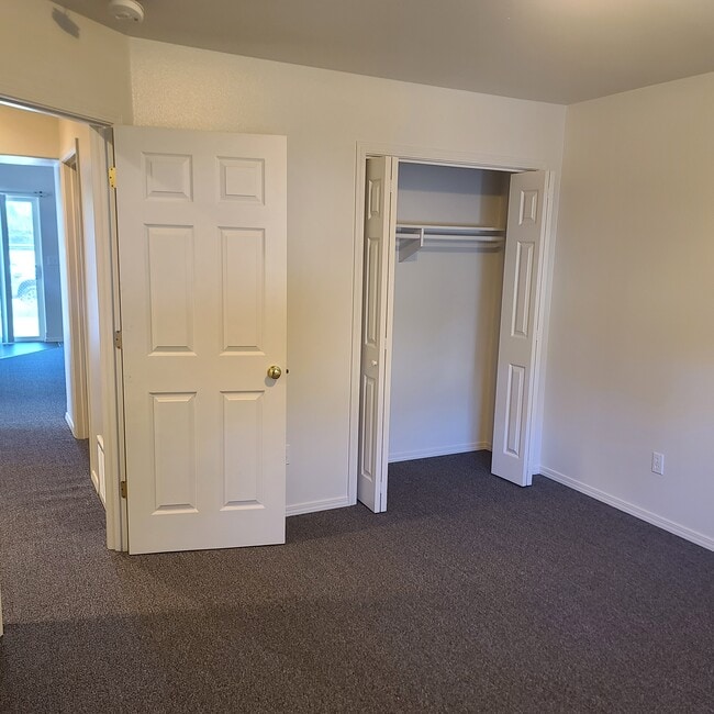 Building Photo - 214 Quinella St