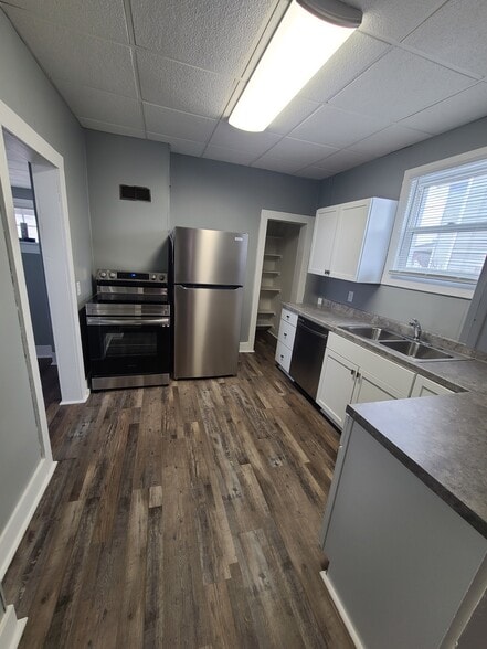 Kitchen - 708 State St