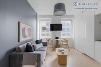 Building Photo - 70 W 45th St