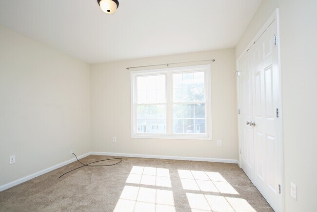 Building Photo - 1141 St Clair Ave