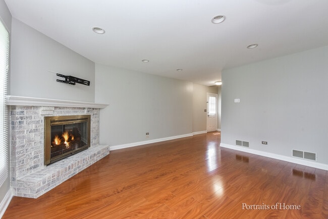 Building Photo - 453 Kensington Ct