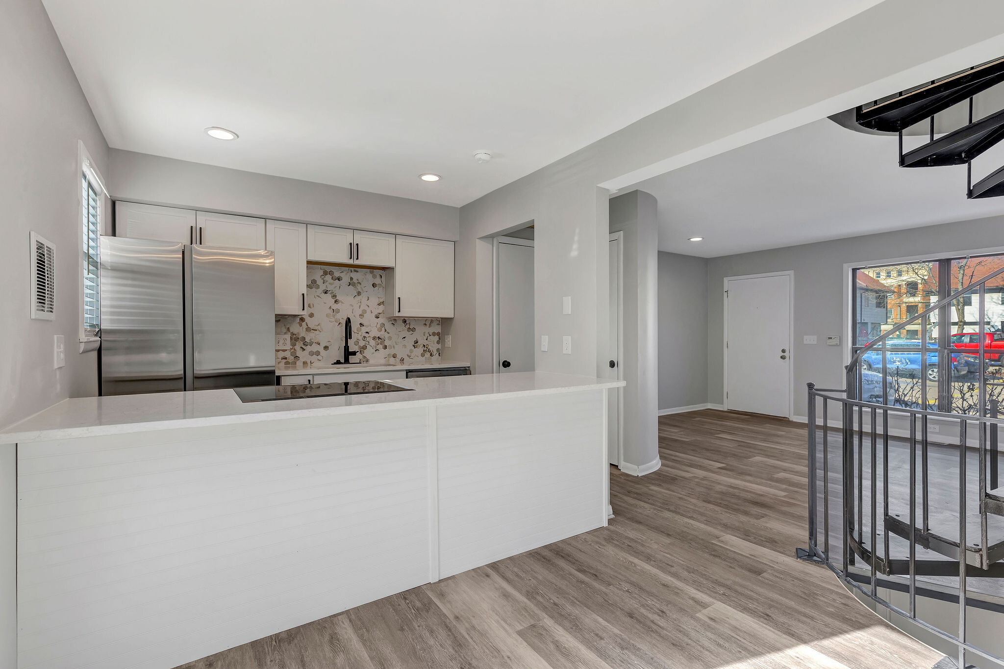 Building Photo - 2410 Grandview Ave