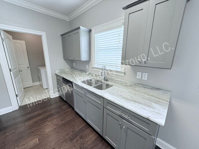 Building Photo - 4BR/4.5BA For Rent