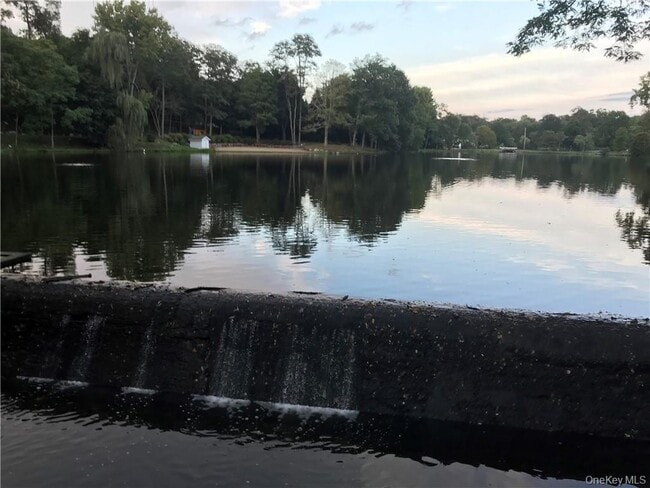 Building Photo - 1265 N Ridge Rd