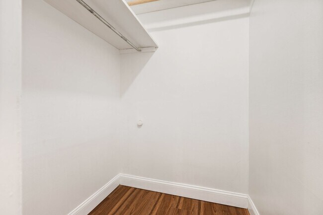 Building Photo - 1113 Camden Ave