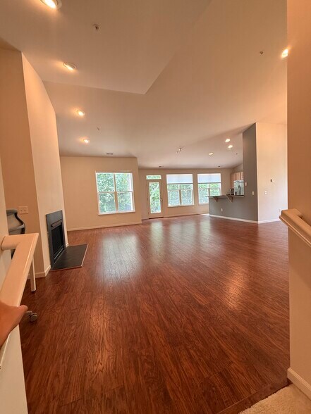 Building Photo - 3145 Asher Rd