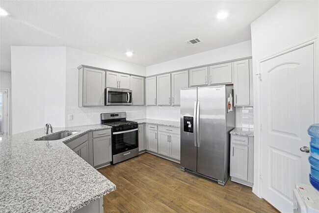 Building Photo - 105 Escala Wy