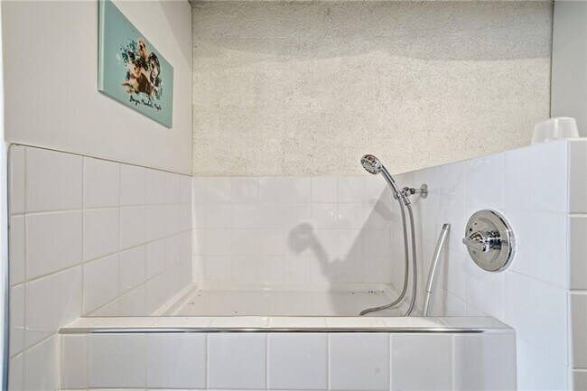 Building Photo - 2130 Cove Trail