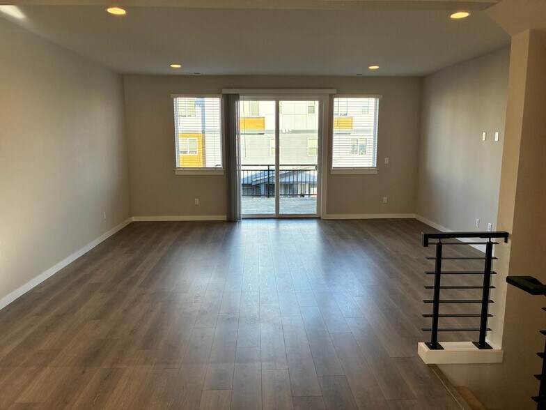 Building Photo - 19310 36th Ave SE