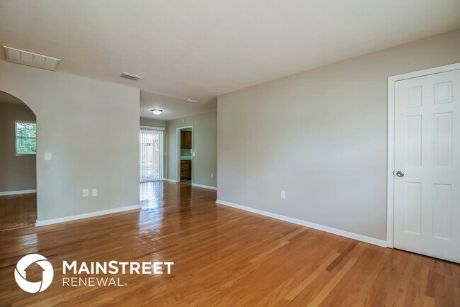 Building Photo - 804 Greenbriar Dr