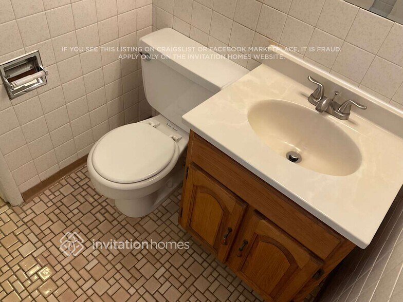 Building Photo - 903 Vine St