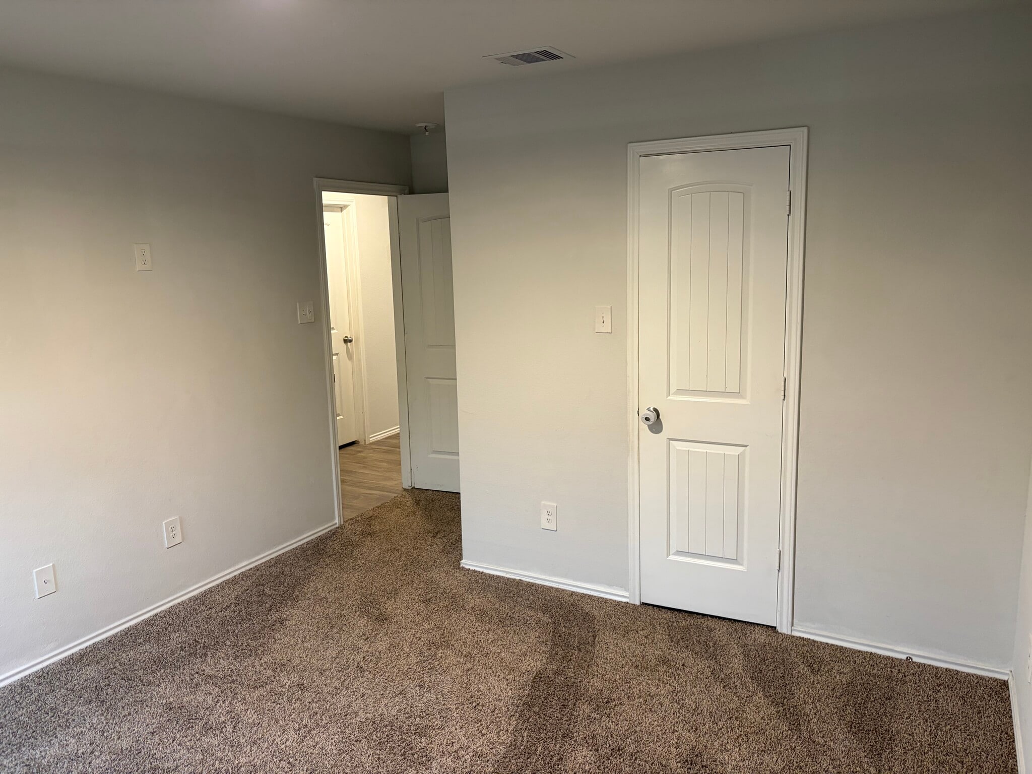 Building Photo - 103 Pecos Dr