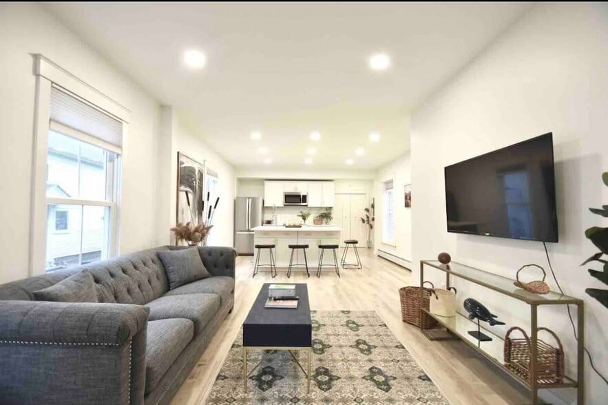 Building Photo - 11 Noble St