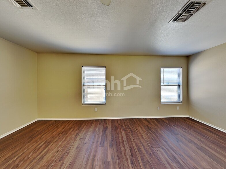 Building Photo - 6424 W Branham Ln