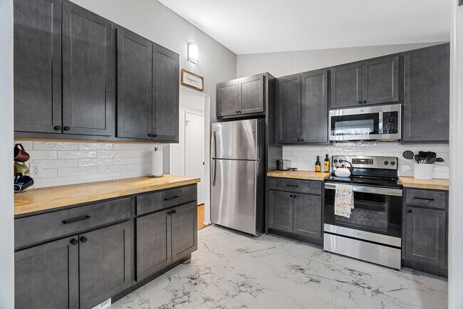 Building Photo - 2310 Dove Dr