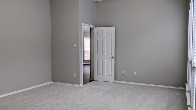 Building Photo - 12934 Palm Leaf Ct