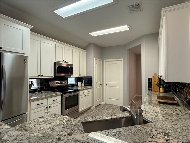 Building Photo - 3519 Pedernales Trails Ln